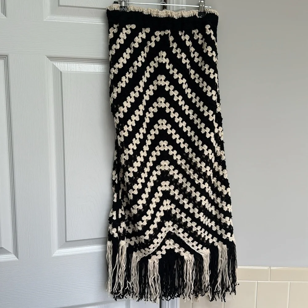 NEW POL Black and Natural Chevron Knit Skirt One Size - Picture 8 of 9